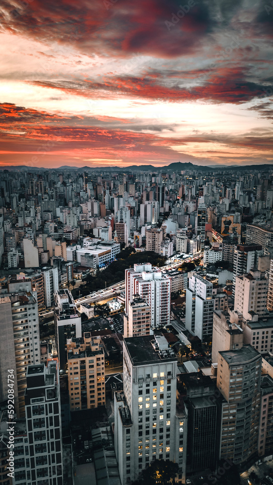 Obraz premium Paisagem Urbana Metrópole Cidade São Paulo Capital Centro Prédios Engenharia Arquitetura Janelas Céu Por do Sol Urbanismo Largo Arouche Praça República Ruas Avenidas Campos Elíseos Vila Buarque Drone