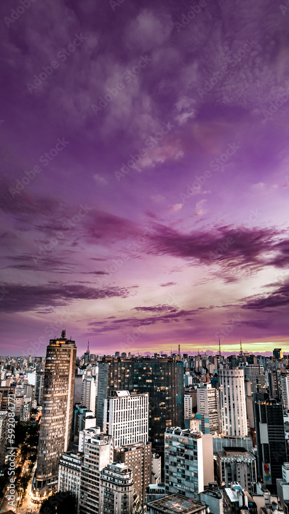 Fototapeta premium Paisagem Urbana Metrópole Cidade São Paulo Capital Centro Prédios Engenharia Arquitetura Janelas Céu Por do Sol Urbanismo Largo Arouche Praça República Ruas Avenidas Campos Elíseos Vila Buarque Drone