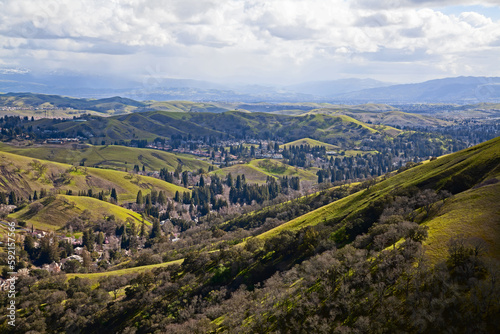 view from the top of the hill of the mountains in Sf East Bay, California © Jennifer Chen