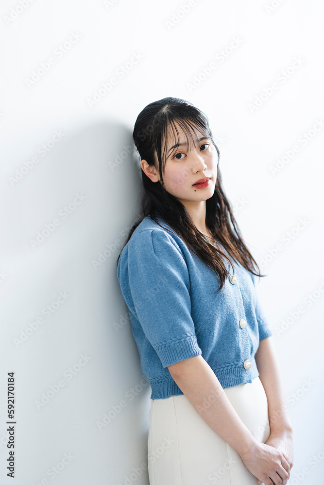 爽やかな若い女性