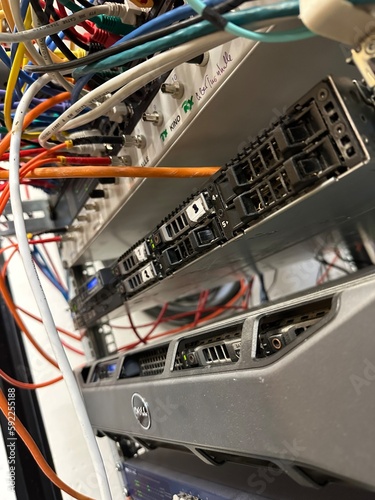Netzwerkschrank - Serverschrank - Netzwerk - IT - Server