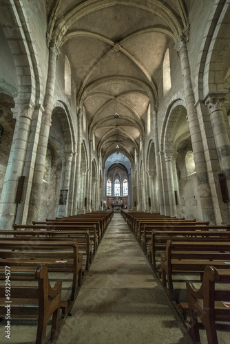 Nef de l'abbatiale Saint-Michel à Nantua, Ain, France © Jorge Alves