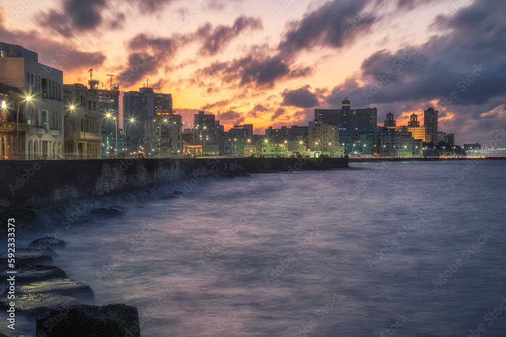 Fototapeta premium Sunset over Havana.