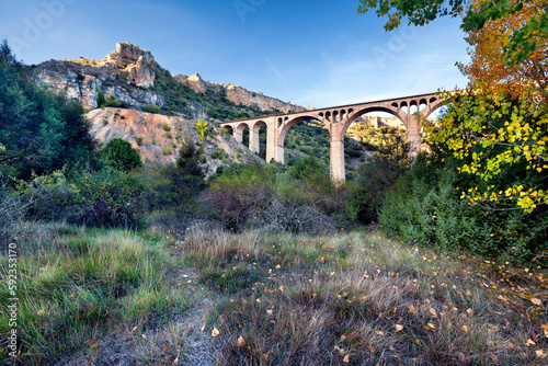 Viaducto en el Ca    n del Riaza