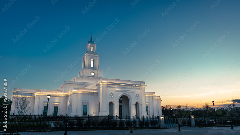 Fototapeta premium church at night