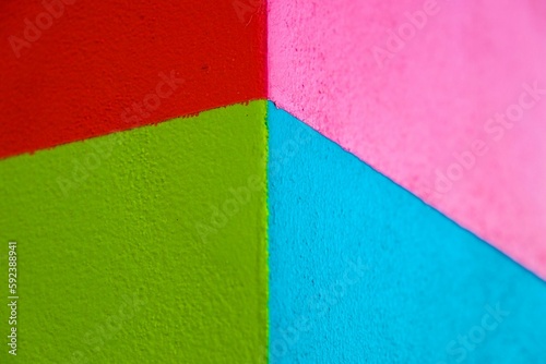 Abstract geometric pattern on a concrete wall © Riccardo Livorni/Wirestock Creators