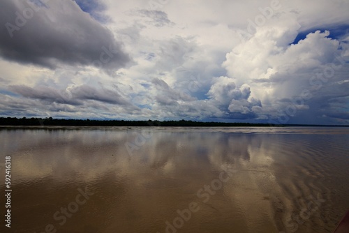 Schwere Wolken   ber dem Amazonas