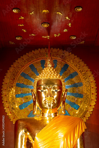 Obraz na płótnie Golden Buddha (statue) at Wat Phra Singh, Chiang Mai , Thailand w salonie