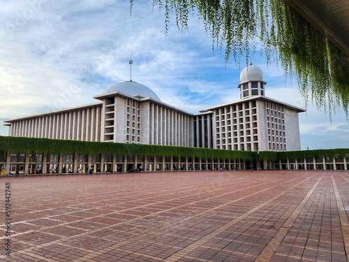 Istiqlal mosque in Jakarta, Indonesia photo