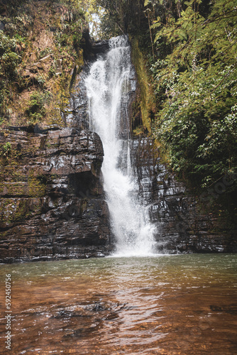 cascadas de Santander  Naturaleza  agua  vida  zonas verdes  piedras  senderos.