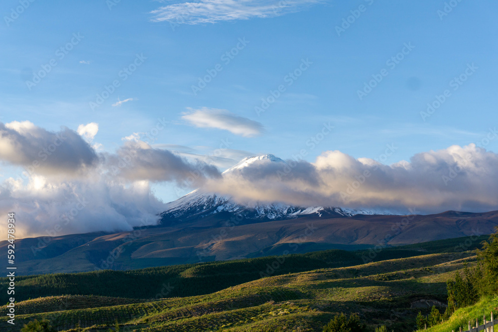 Obraz premium Mountains in the mountains