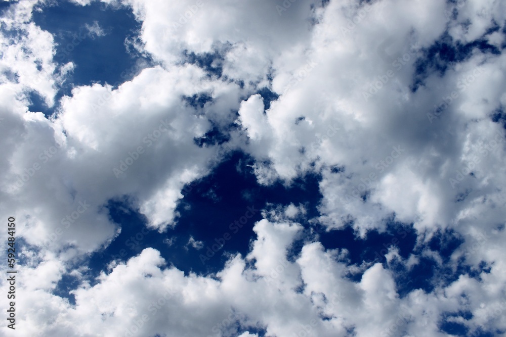 Fototapeta premium Blue Sky with Clouds