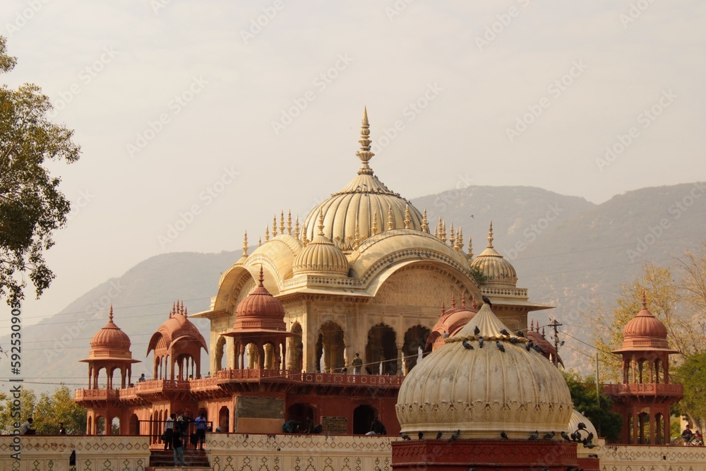 City palace and lake (green pond) in Alwar. Rajasthan, India
 - obrazy, fototapety, plakaty 