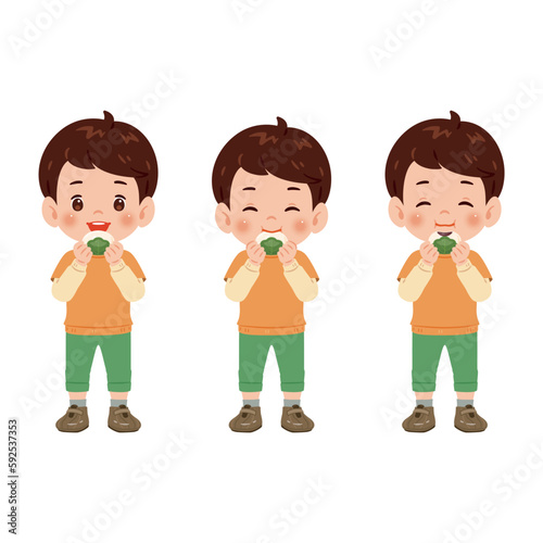 柏餅を食べる男の子2