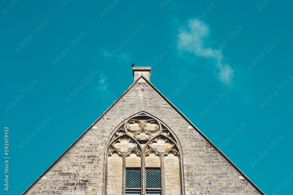 Kirche mit blauem Himmel