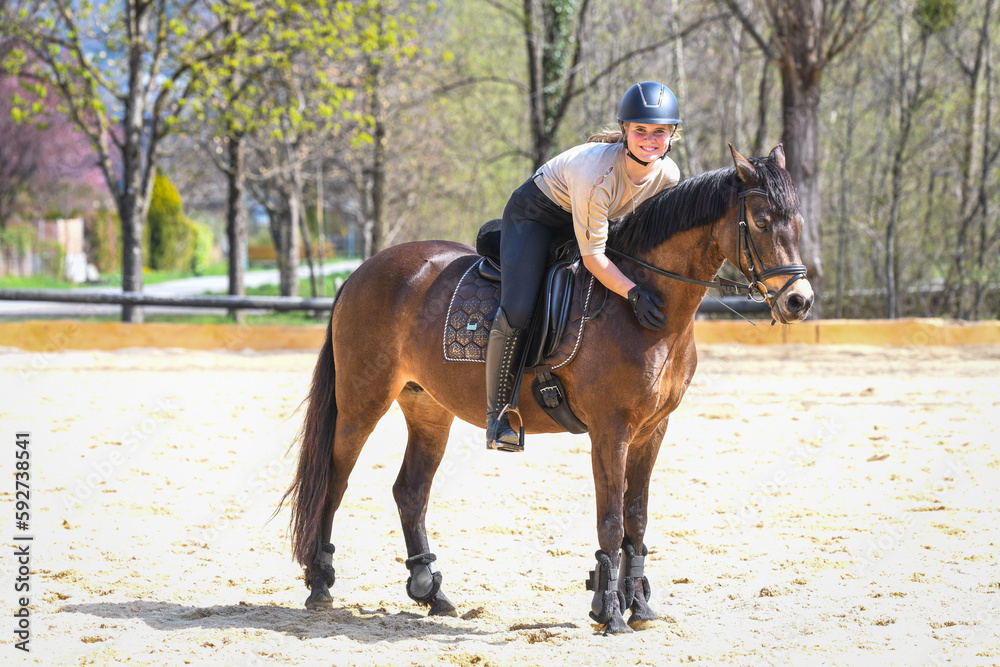 Reiterin mit Pferd/Pony Reiterin mit Pferd/Pony