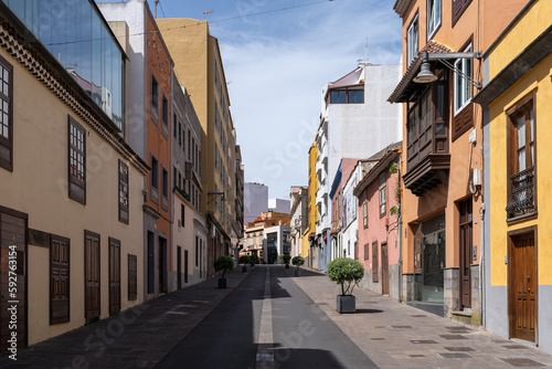 Une rue déserte d'une ville des Canaries, san Cristobal de la Laguna © Olivier Tabary