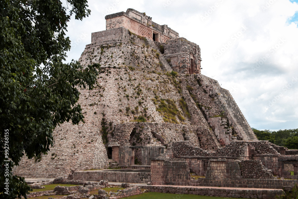 ancient mayan ruins