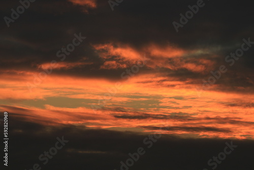 red sunset sky © 尹戬