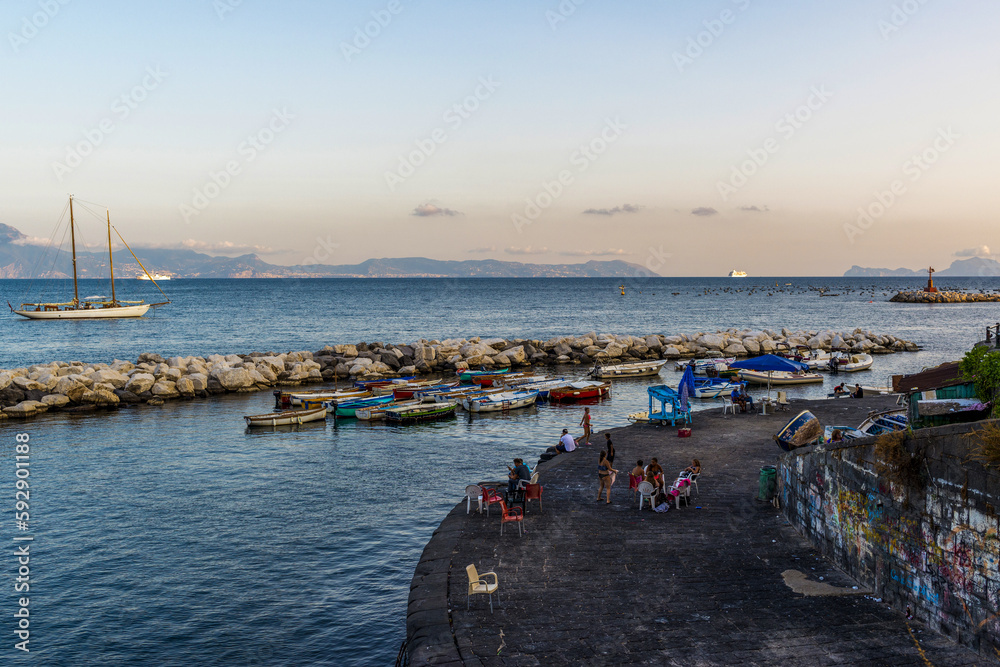 Petit port de pêche à Naples