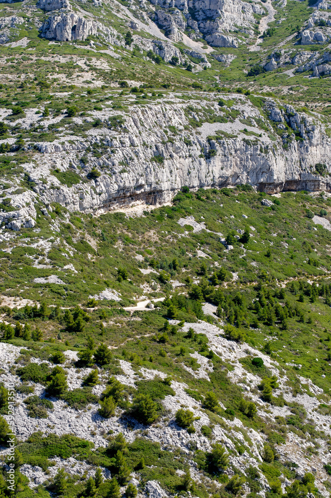Le massif des Calanques Le massif des Calanques