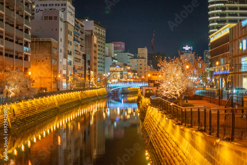 名古屋を流れる川の夜景