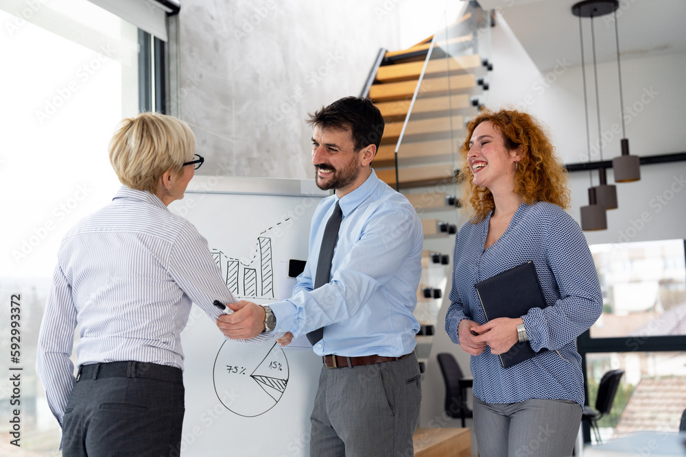 Obraz premium Business people on meeting at office