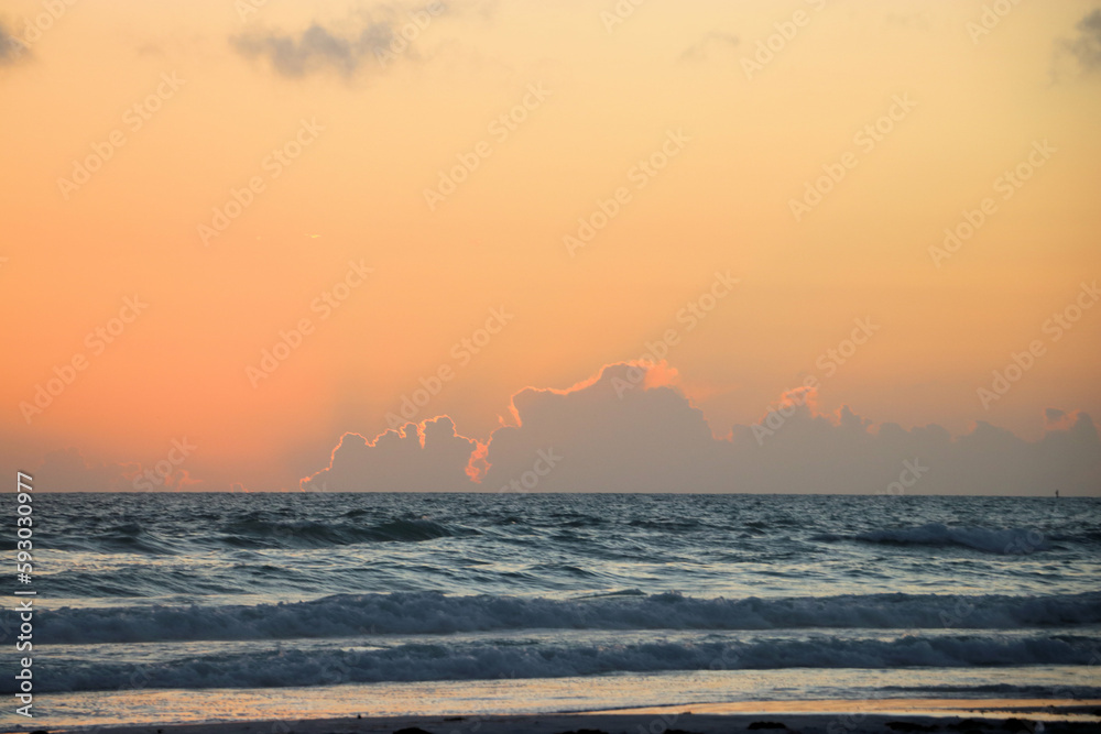 Fototapeta premium sunset over the sea