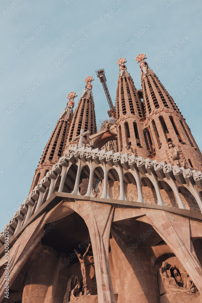 Obraz premium Fachada de la Pasión de la Sagrada Familia, Barcelona, Cataluña, España