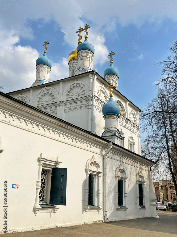 Φωτογραφία Church of Peter and Paul in Soldatskaya Sloboda, 17th century