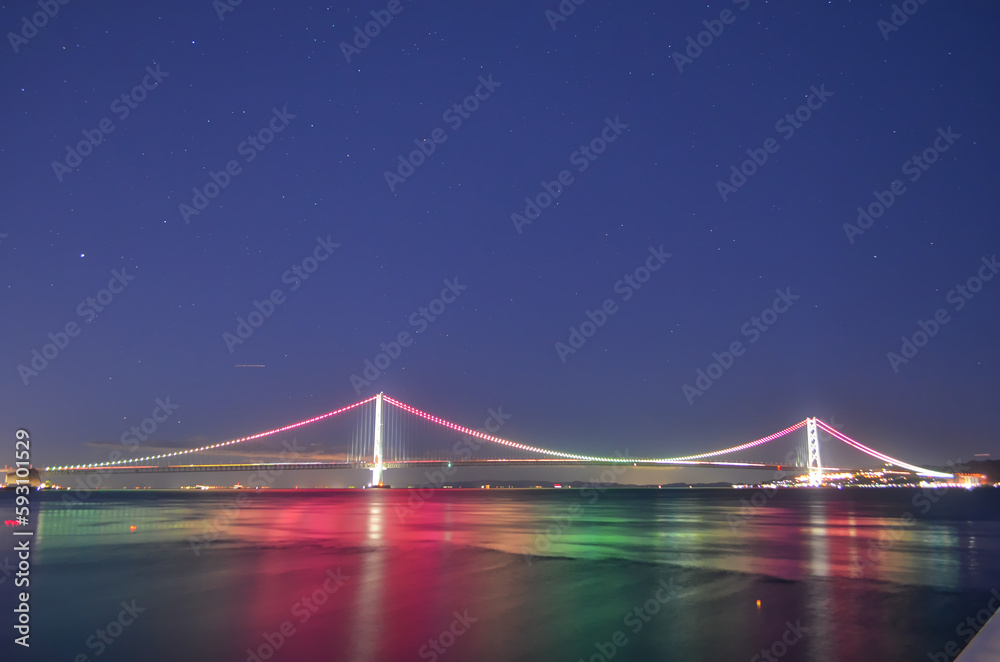 Obraz premium 兵庫県・明石海峡大橋の夜景