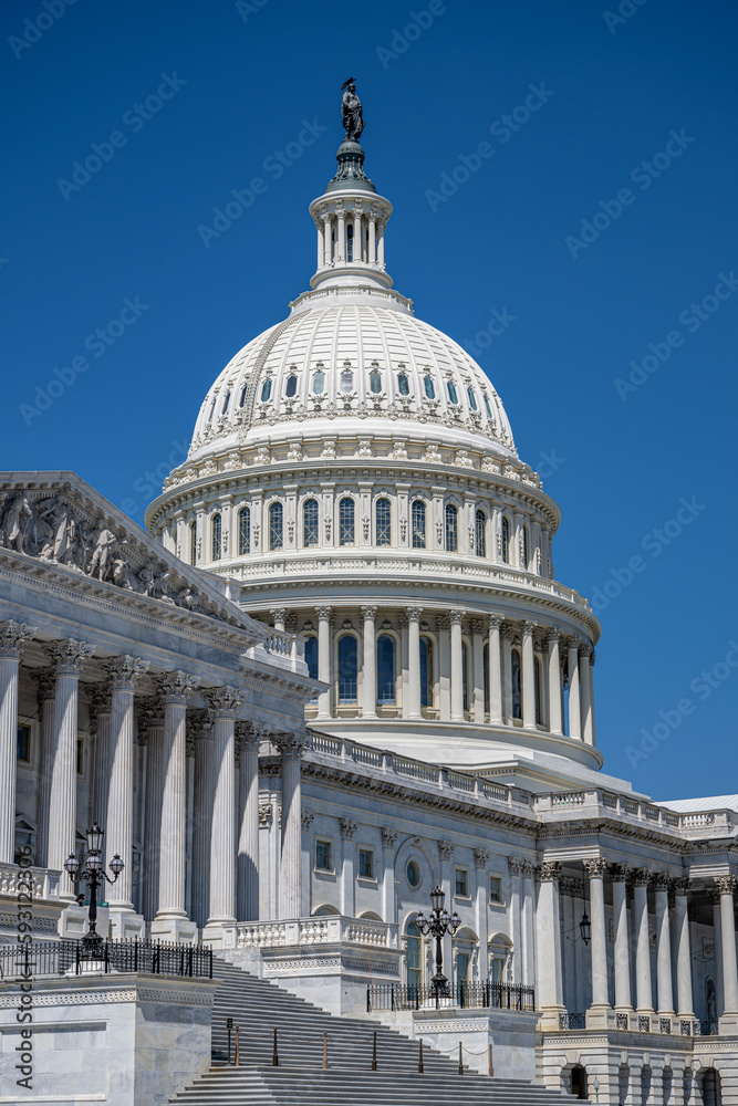 capitol building in spring, washington dc