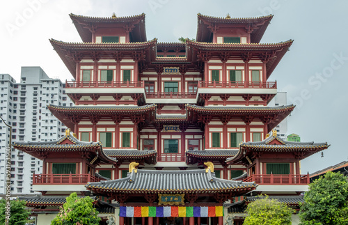 Landmark Buddha's Tooth Buddhist Temple in the Chinatown District in Singapore