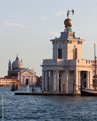 Venezia. Punta della Dogana con Il Nuovo trionfo verso San Giorgio Maggiore