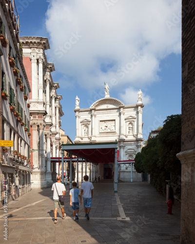 Venezia. Campo della Chiesa di San Rocco con il Museo omonimo