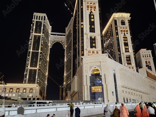 Cuadro en lienzo Beautiful night time view of Jabal Omar residential complex in front of Masjid al-Haram, Mecca, Saudi Arabia