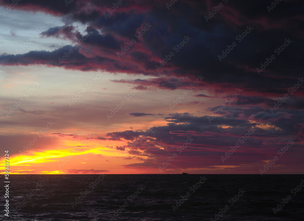 Fototapeta premium Sonnenuntergang am Meer