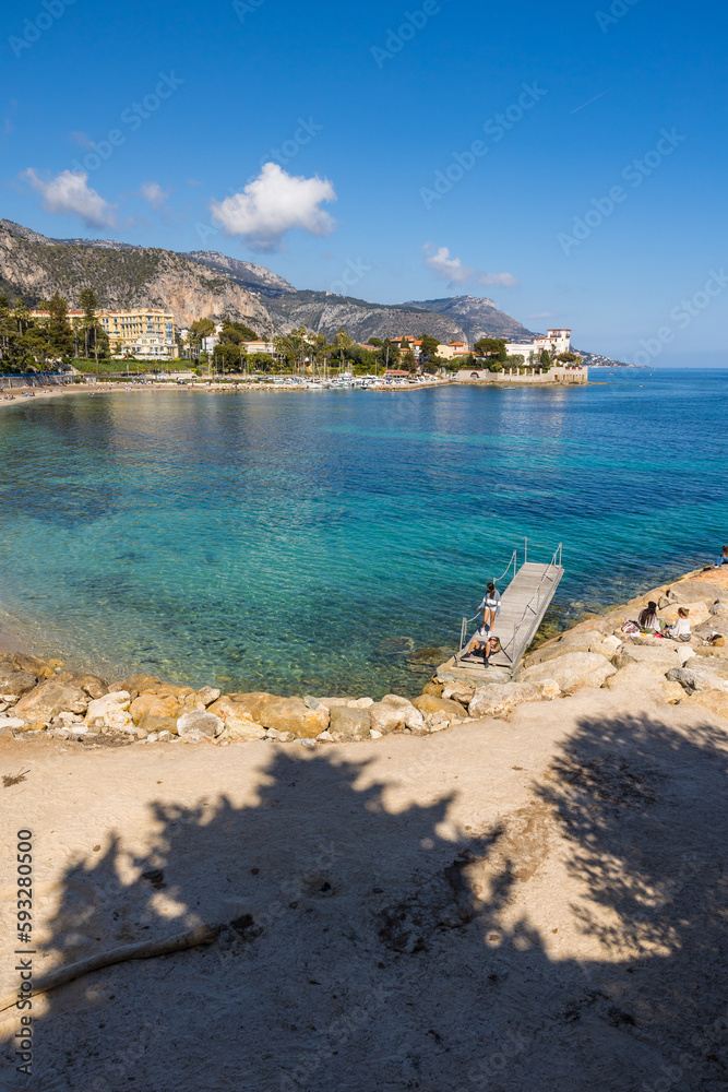 Eaux cristallines de la baie des fourmis à BeaulieusurMer Stock 写真 Adobe Stock