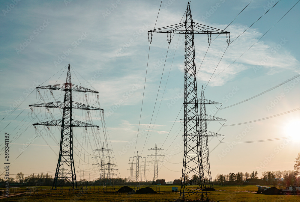 Versorgungssicherheit: Ausbau der Strommasten zur Energielieferung.