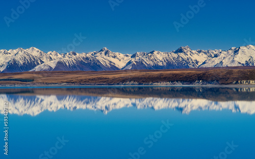 Tableau sur toile Reflections in Lake Tekapo