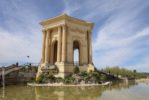 Le château d'eau et son bassin sur l'esplanade du Peyrou, ville de Montpellier, département de l'Hérault, France