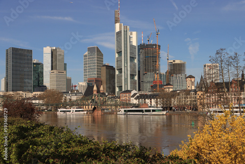 Frankfurter Skyline vom Sachsenhäuser Ufer im April 2023 photo
