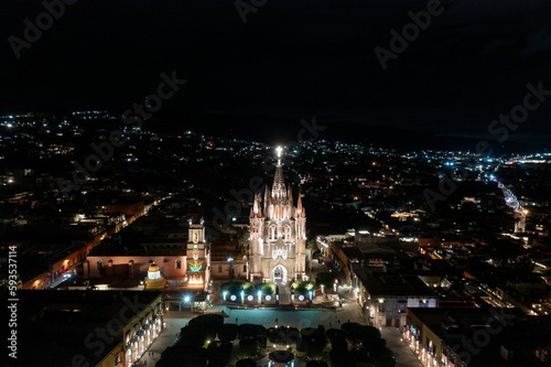 Aerial shot of the Catholic Church at night in San Miguel de Allende, Mexico. © Alfonso Silva Pacheco/Wirestock Creators