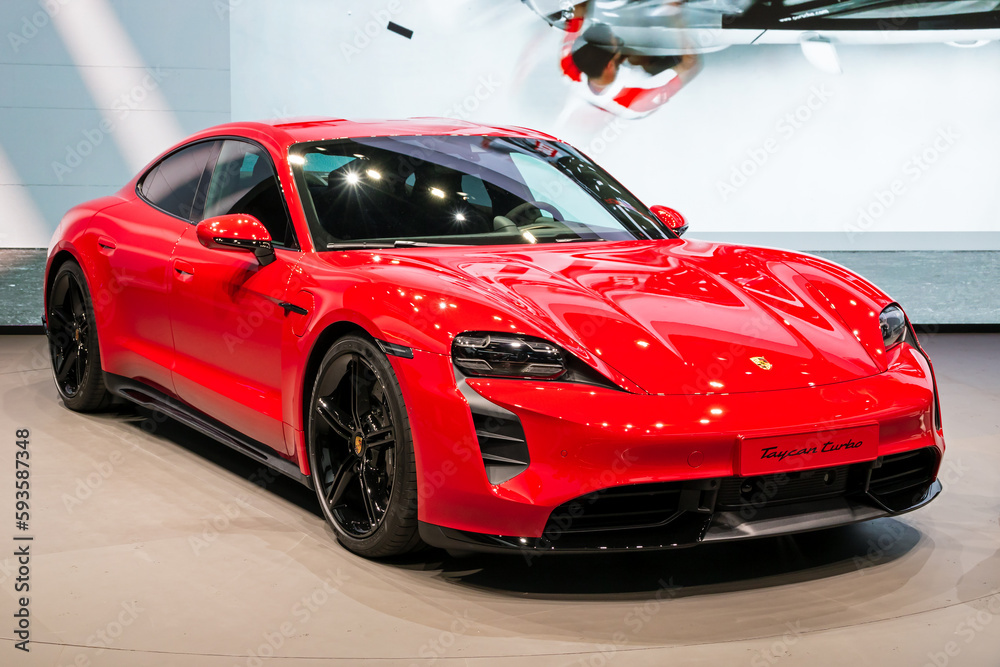 electric car porsche taycan turbo s
