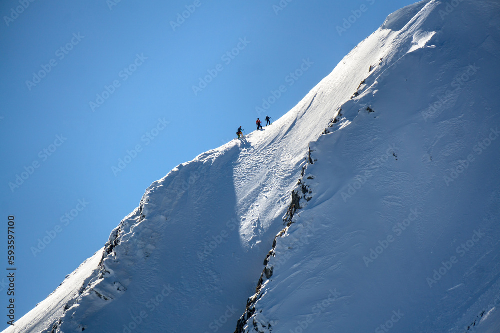 Ukrainian freeriders on Rebra peaks
