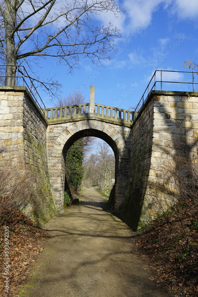 Eine Brücke im Schlosspark des Albrechtsschlosses Eine Brücke im Schlosspark des Albrechtsschlosses