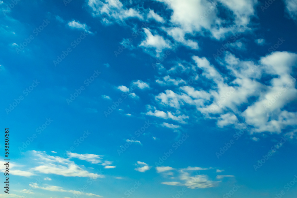 空に雲が躍動する画像 空に雲が躍動する画像