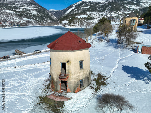 Snowy winter landscape of G...