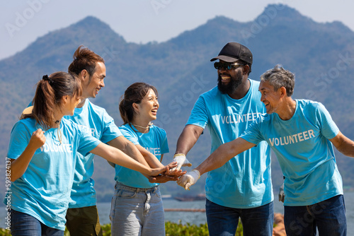 Bilde på lerret Team of young and diversity volunteer worker group enjoy charitable social work