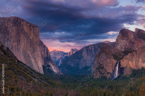 Yosemite Tunnel View at sunset © Andrew S.